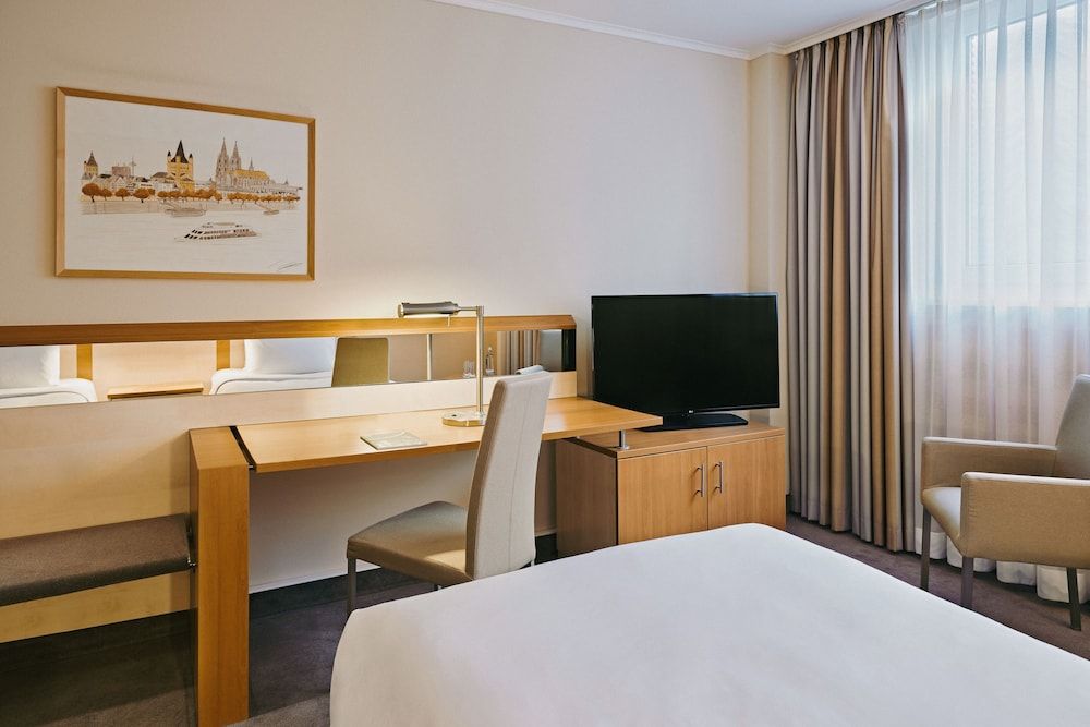 Lindner Hotel Cologne Am Dom, part of JdV by Hyatt Room, 2 Twin Beds 2