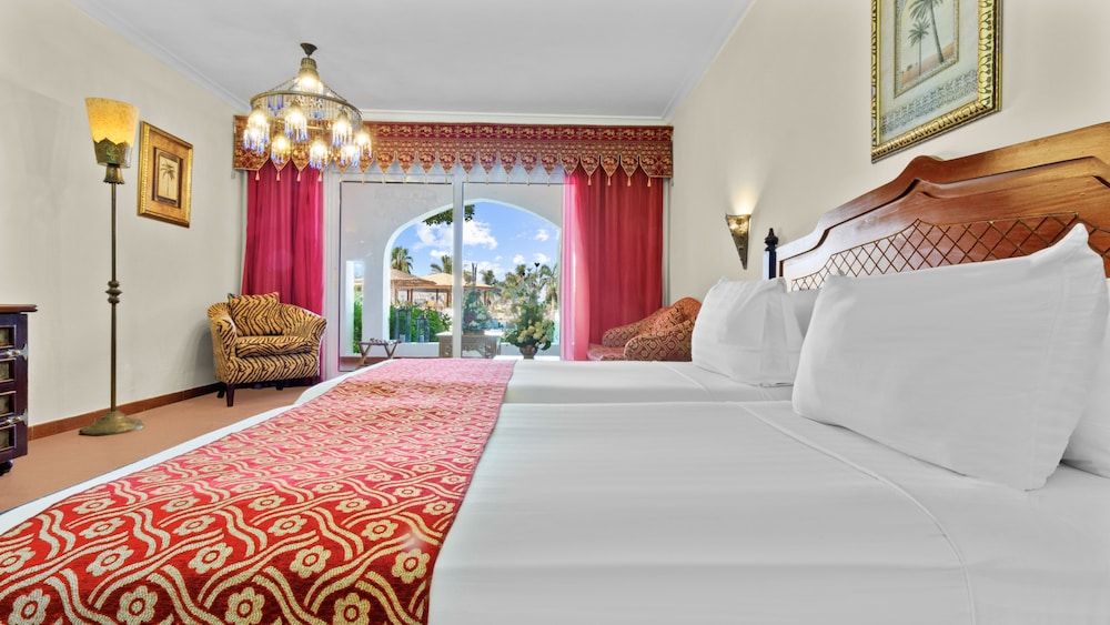 Harem Deluxe Queen or Twin Room - Pool View & Garden View