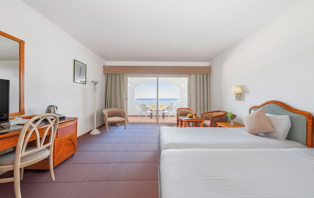 Domina Coral Bay Resort, Diving , Spa & Casino Oasis Queen or Twin Room - Partial Sea & Garden View 2