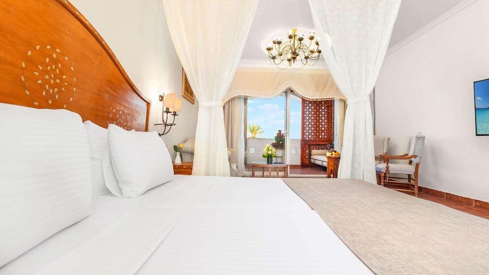 Prestige Deluxe Queen or Twin Room - Pool View