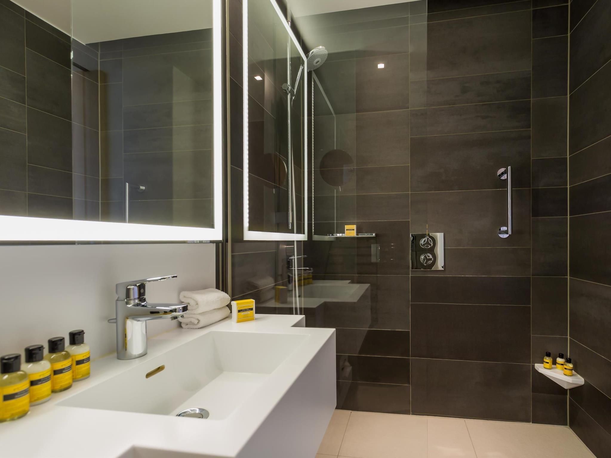 1 King Bed With High Floor And Club Access