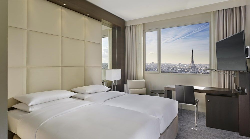 undefined Hyatt Regency Paris Etoile 4