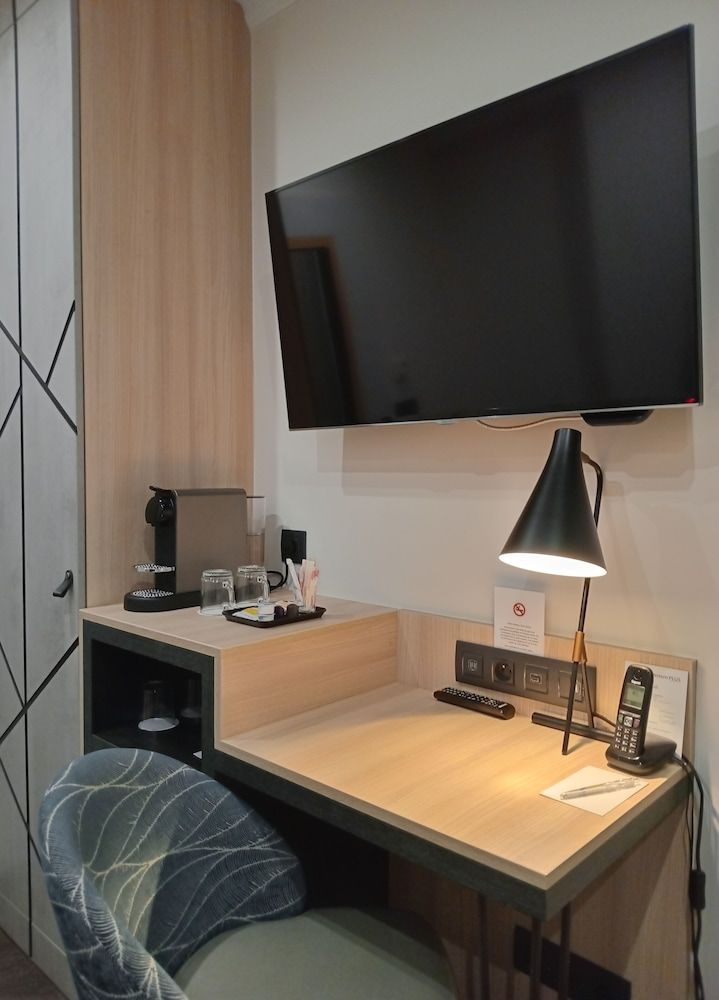 Best Western Plus Opera Batignolles Classic Room, 1 Double Bed, Non Smoking 3