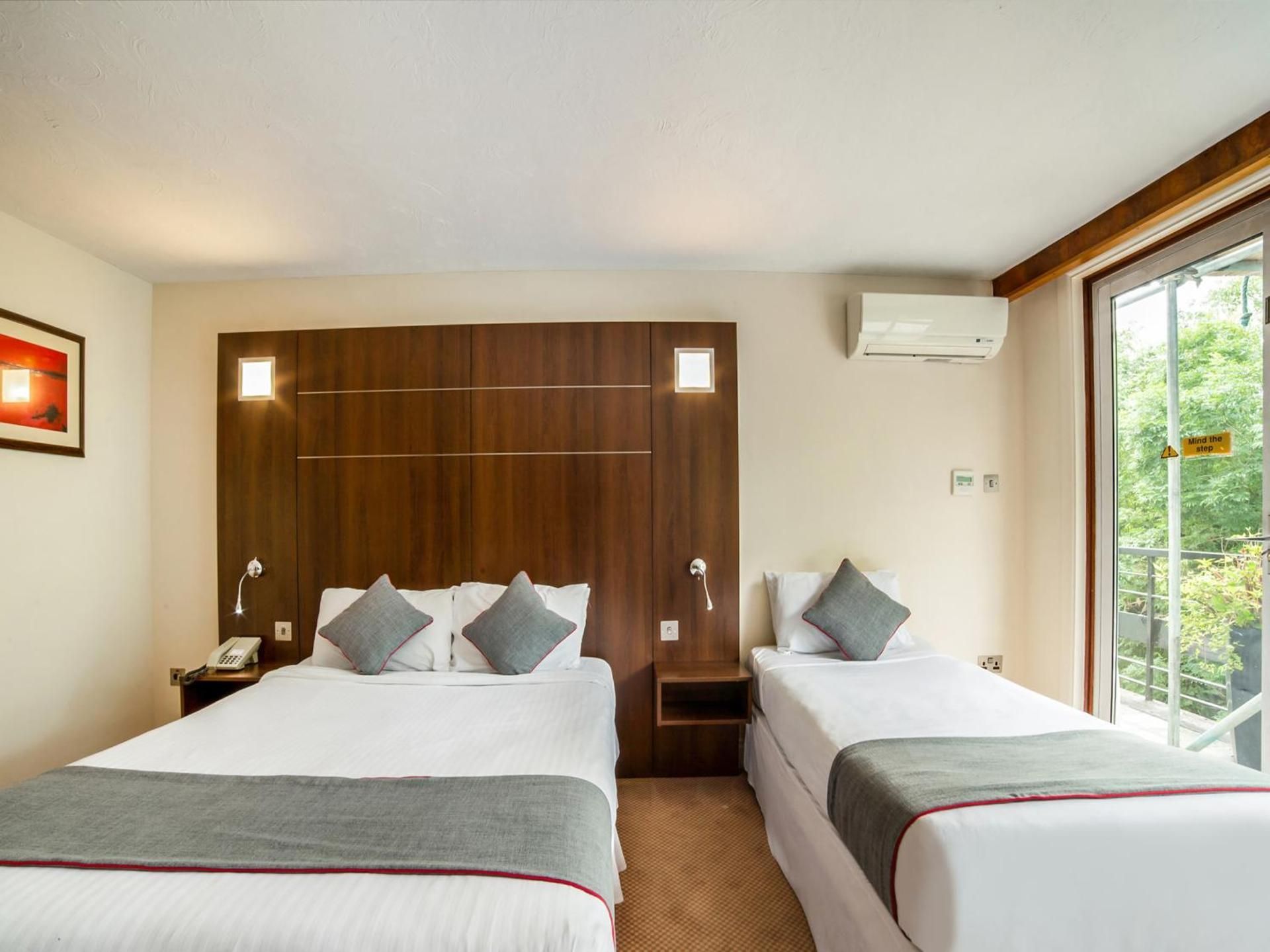 The Bridge House Hotel Deluxe Triple Room 2