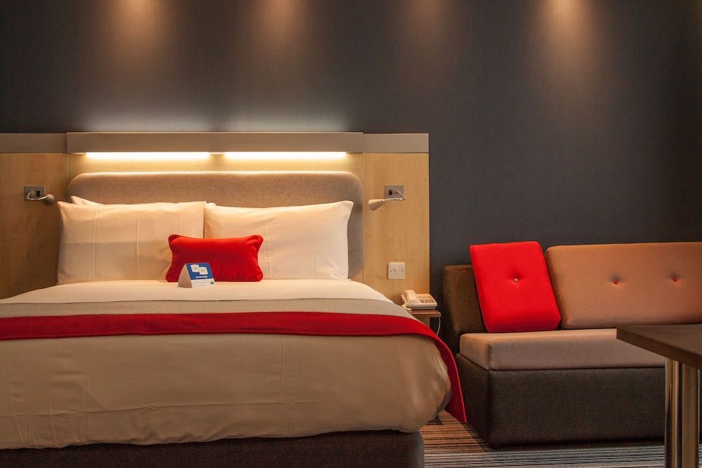 undefined Holiday Inn Express Slough by IHG 2