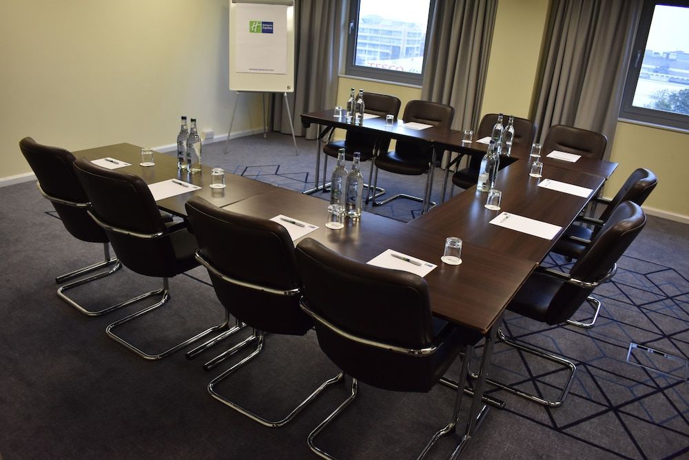 undefined Holiday Inn Express Slough by IHG 10