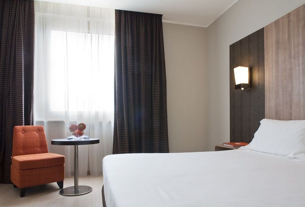 T Hotel Lamezia Classic Room 4