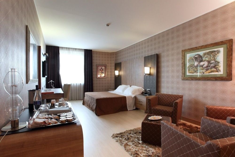 T Hotel Lamezia Suite (Timeo)