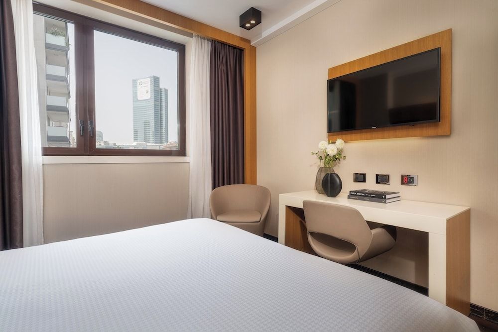 Crowne Plaza Milan City by IHG Classic Room, 1 Queen Bed