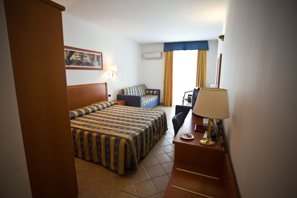 Junior Suite, Balcony, Pool View