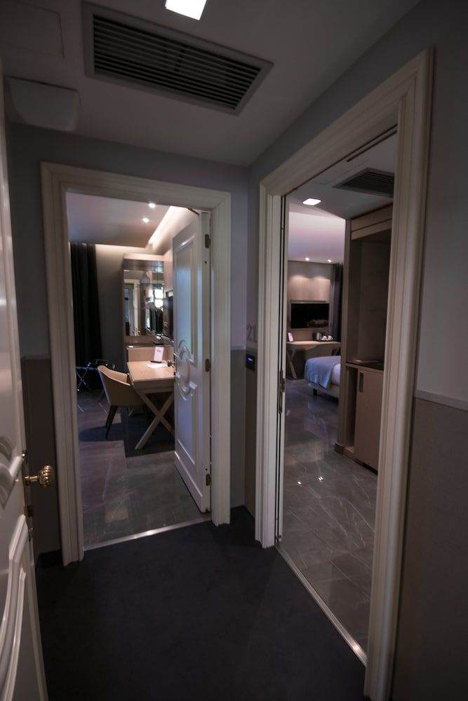 Hotel Forum Deluxe Suite (Mini Suite Elegant) 5