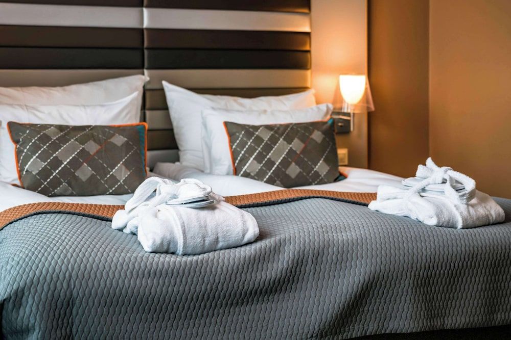 undefined Quality Hotel 33 8