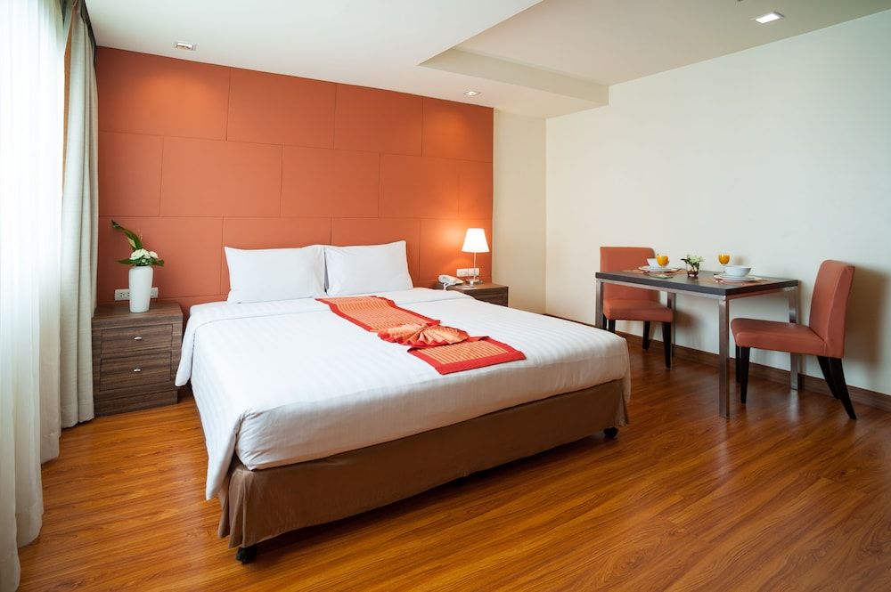 Aspen Suites Hotel Sukhumvit 2 Bangkok Deluxe Room