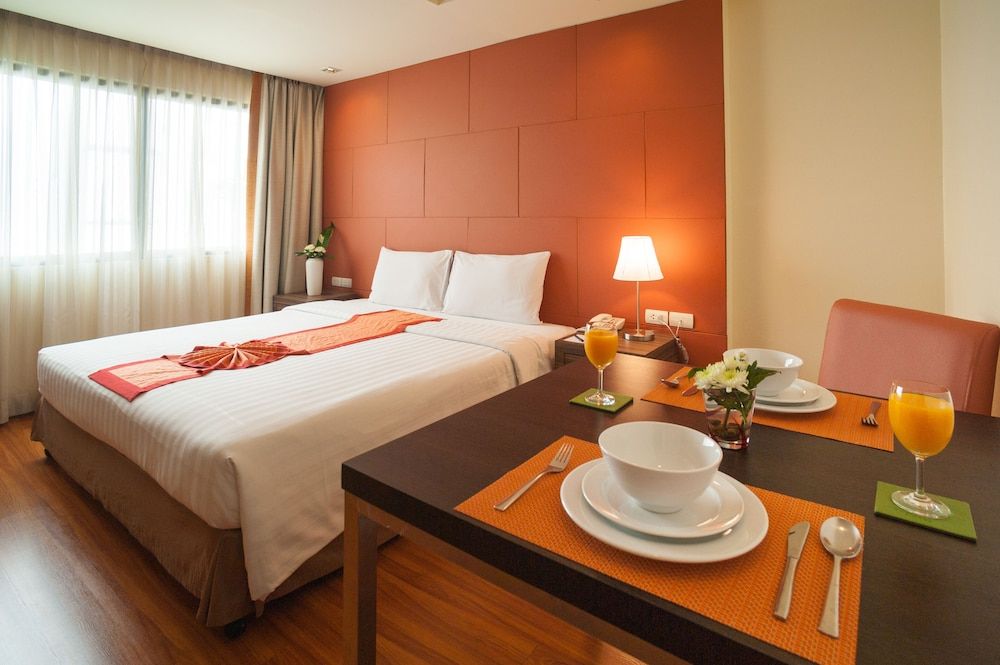 Aspen Suites Hotel Sukhumvit 2 Bangkok Deluxe Room 2