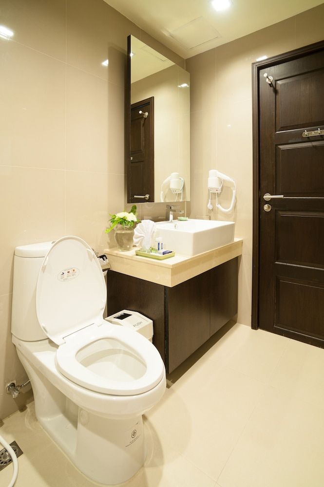 Aspen Suites Hotel Sukhumvit 2 Bangkok Deluxe Room 6