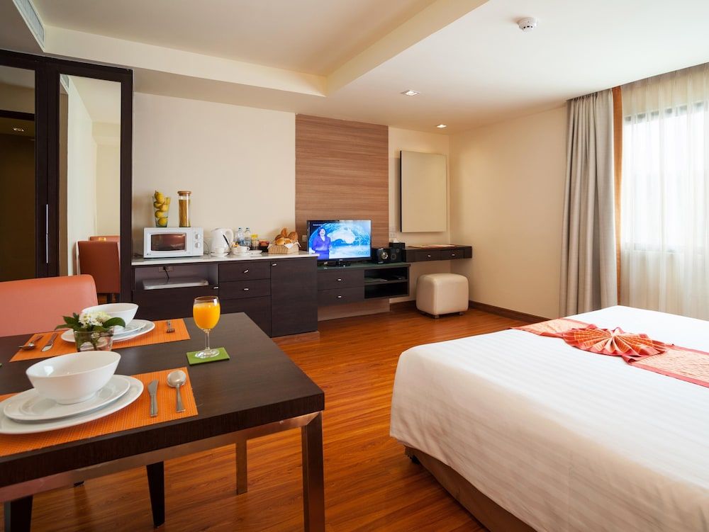 Aspen Suites Hotel Sukhumvit 2 Bangkok Deluxe Room 3