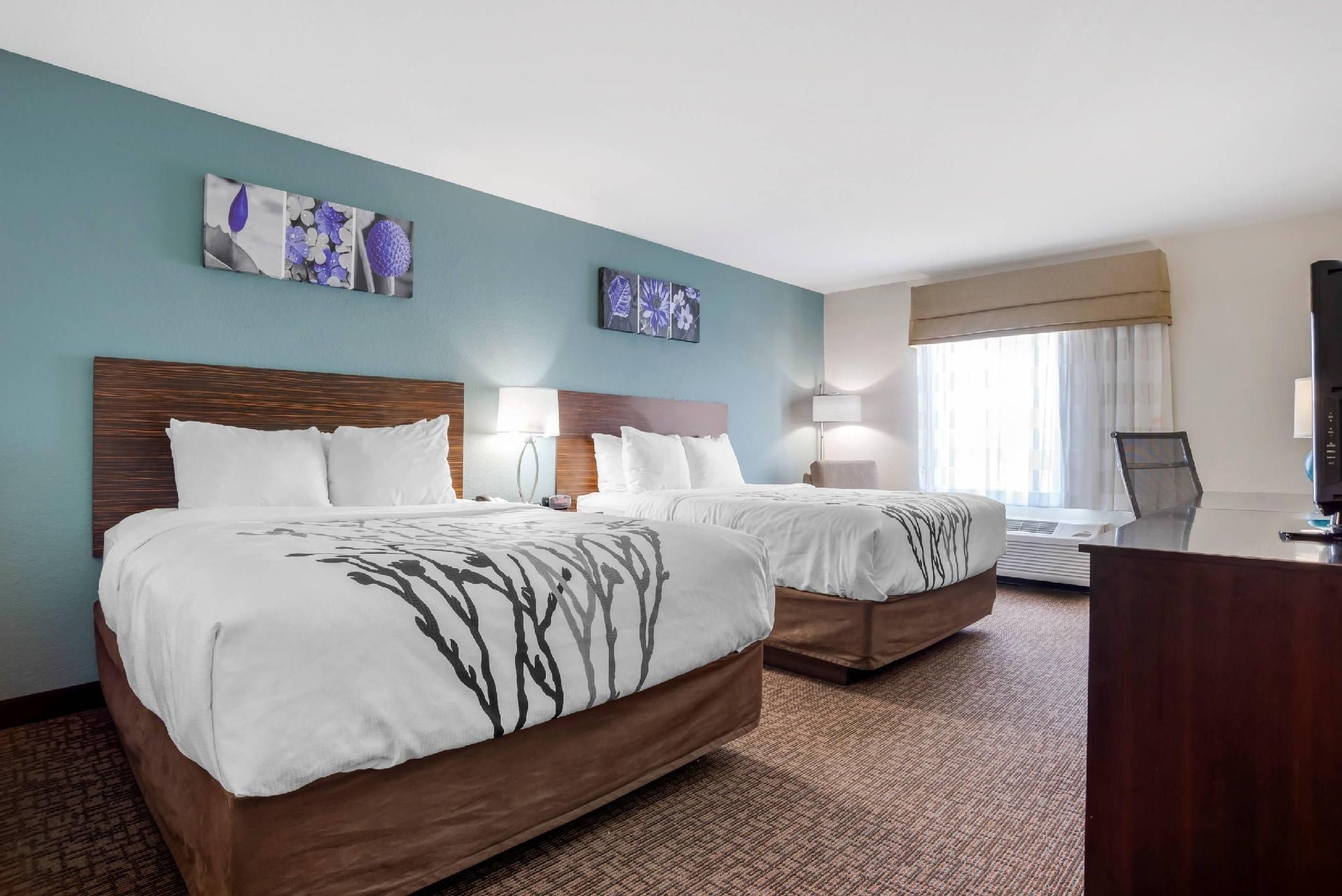 2 Queen Beds, Nonsmoking, Accessible