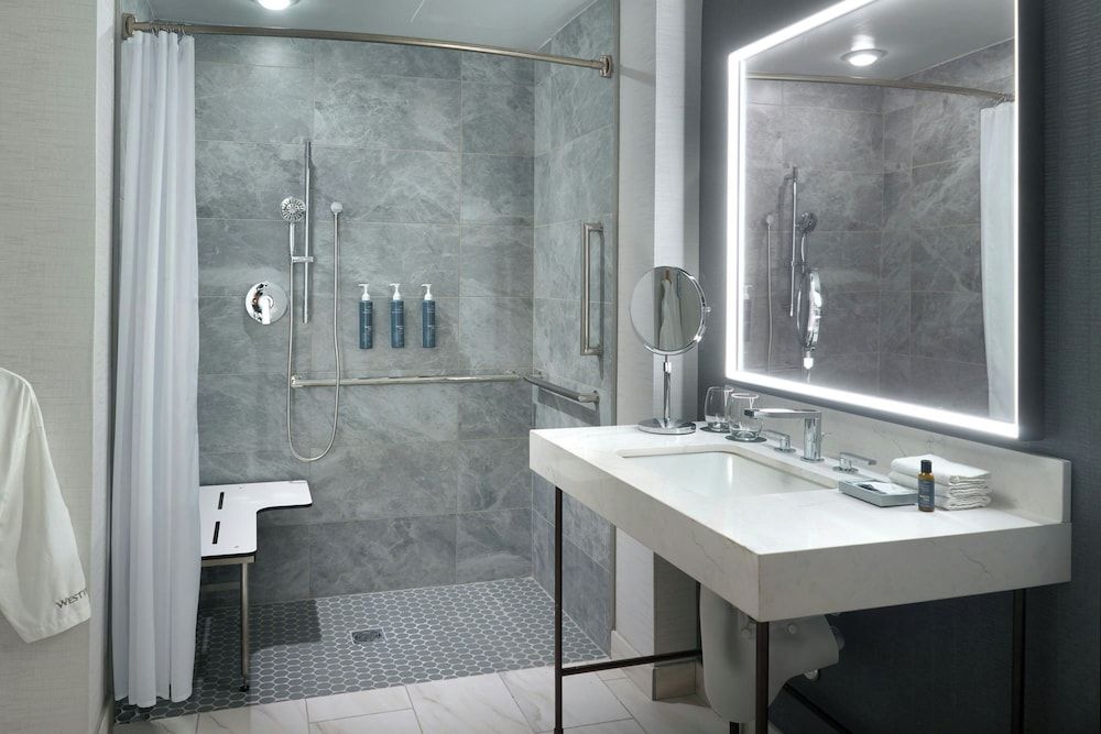 Traditional Room, 2 Double Beds (Mobility/Hearing Access, Roll-In Shwr)