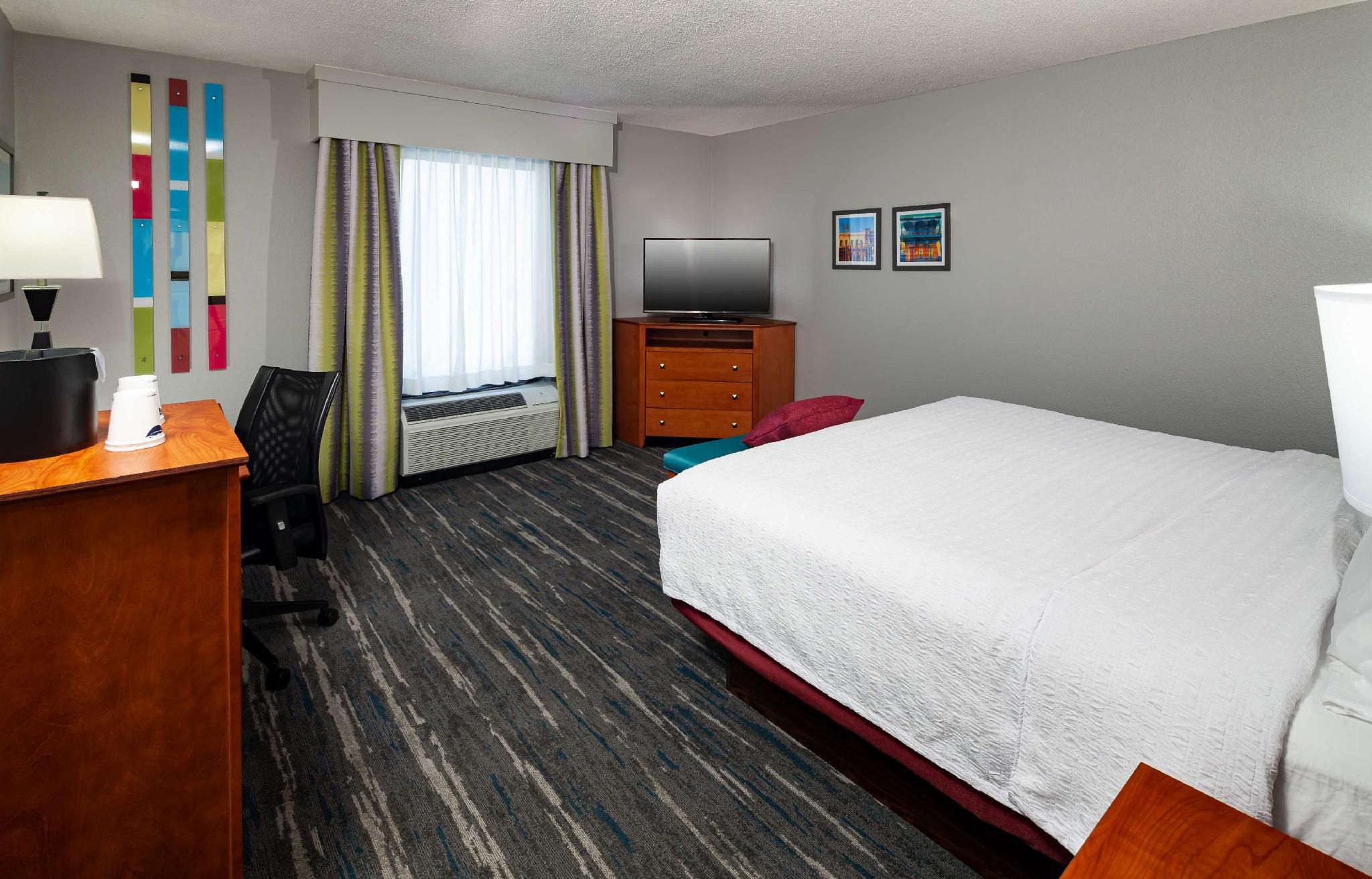1 King Bed Nonsmoking