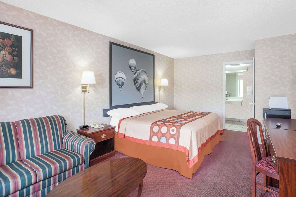 Standard Room, 1 King Bed
