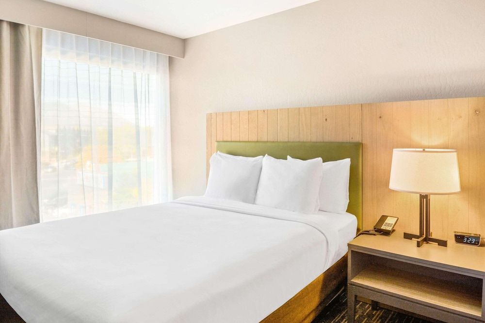 Room, 2 Queen Beds, Accessible, Non Smoking (Roll-in Shower)