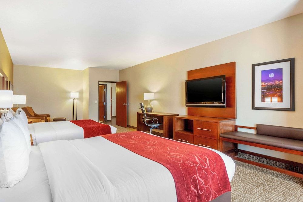 Suite, 2 Queen Beds, 2 Person Sofa Bed, Non Smoking