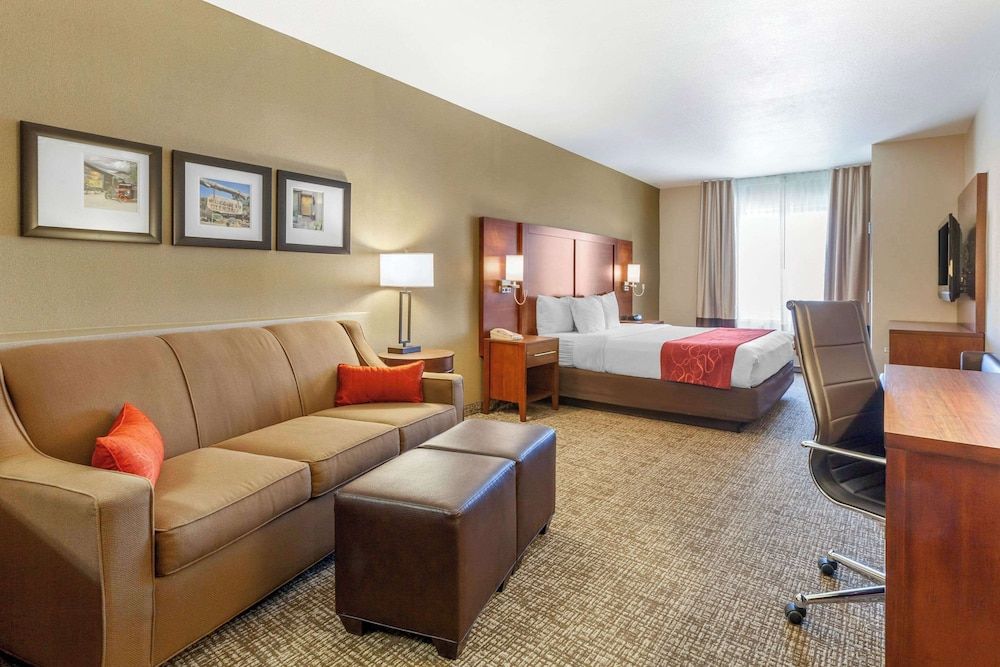 Suite, Multiple Beds, Non Smoking (Upgrade)