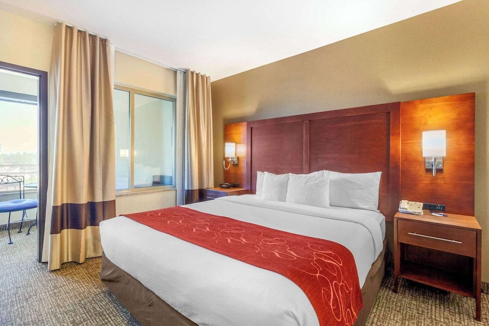 Suite, 1 King Bed, Non Smoking (Upgrade)