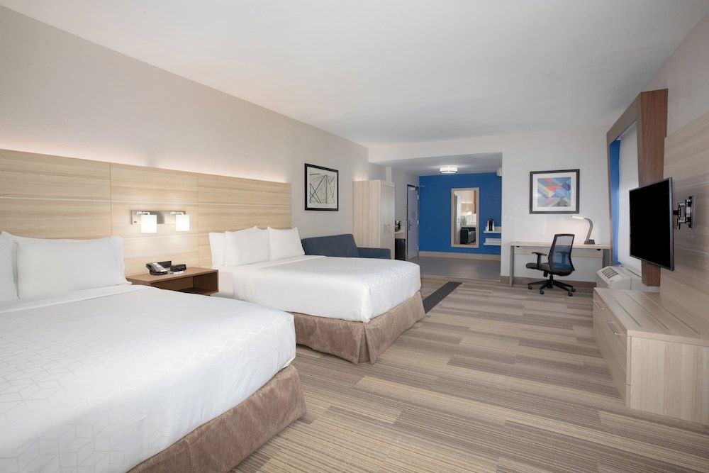 Suite, 2 Queen Beds, Accessible (Communications)
