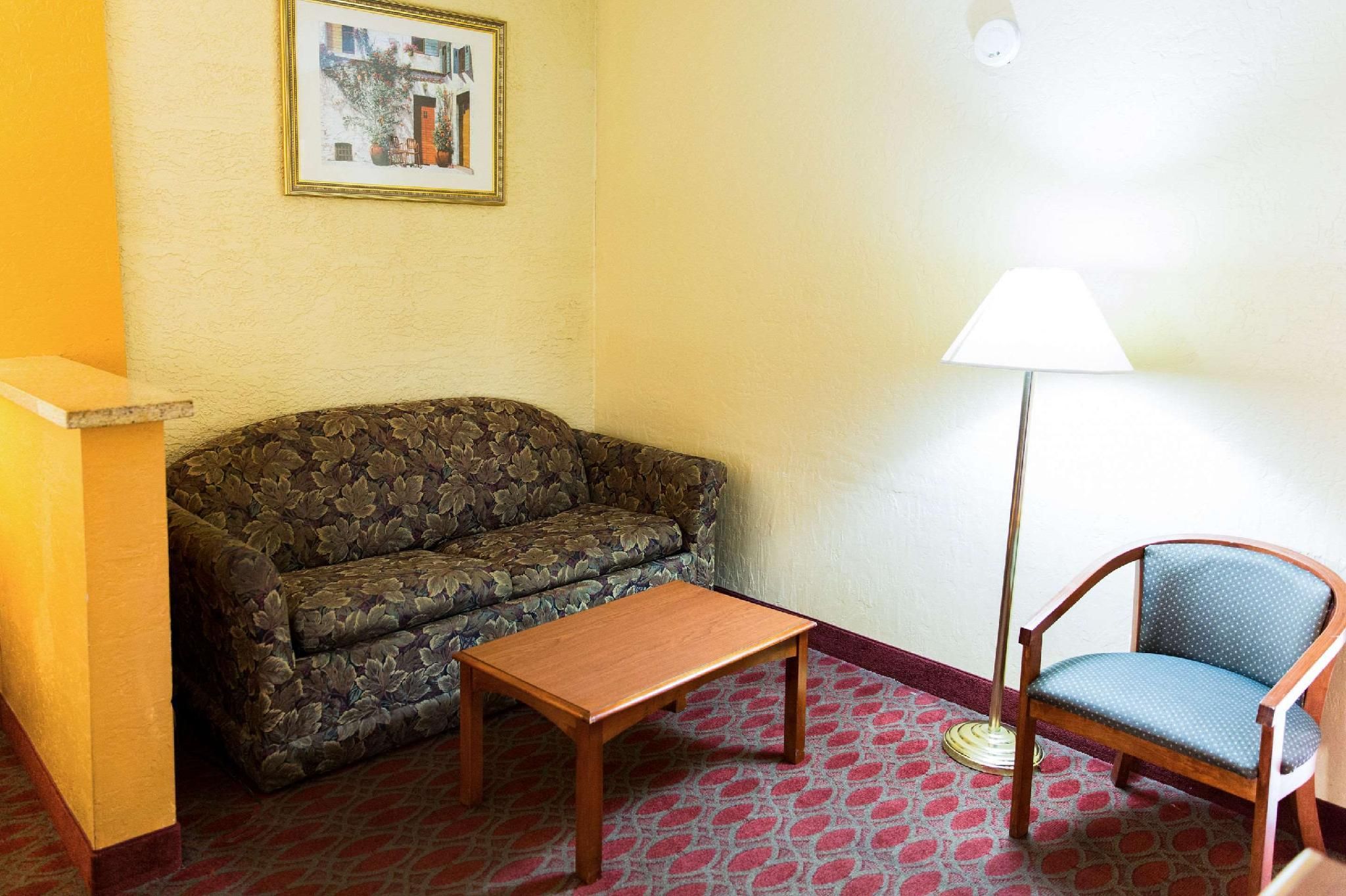 Standard with 1 Queen Bed