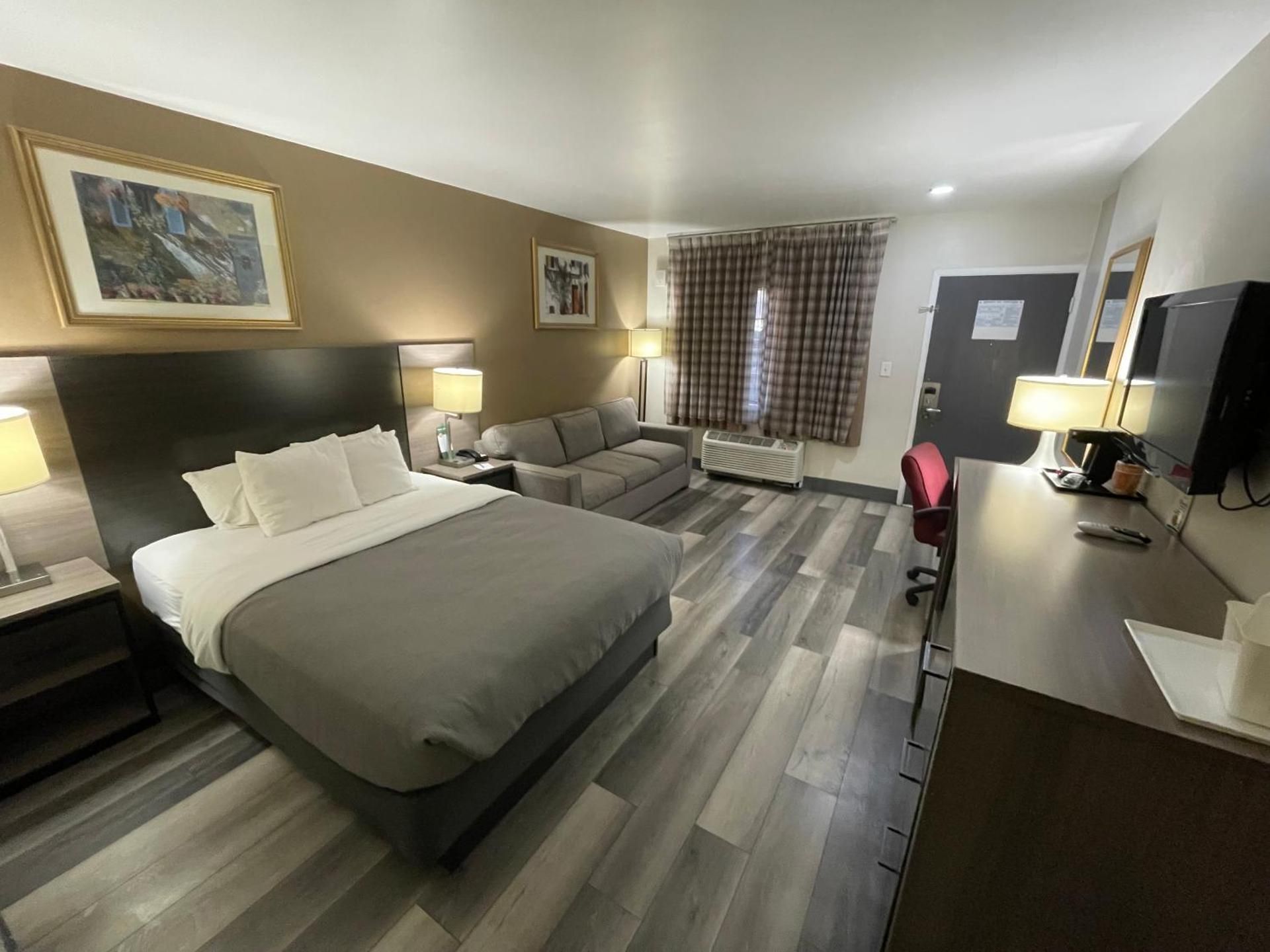 1 Queen Bed, Nonsmoking