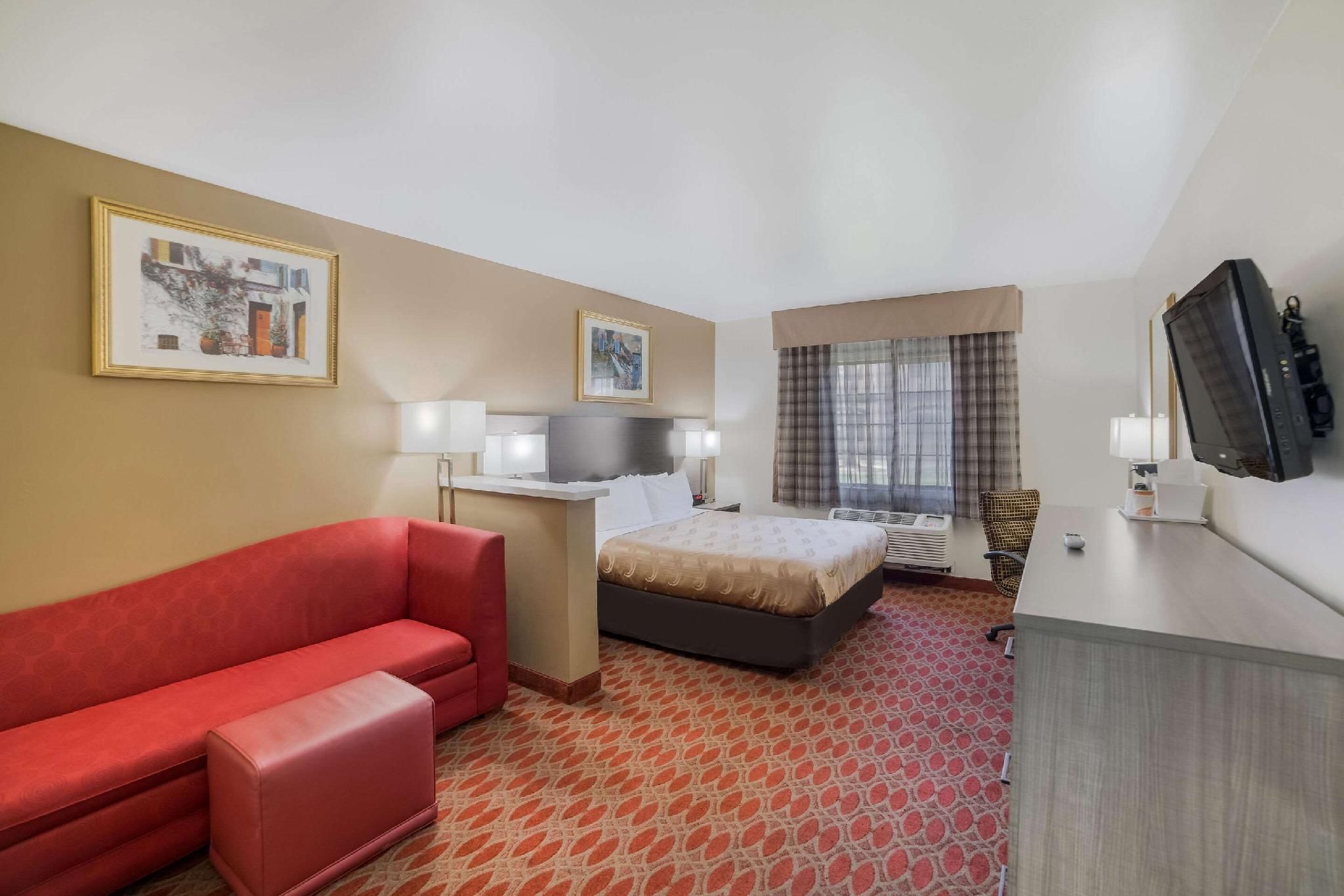 1 Queen Bed, Suite, Nonsmoking