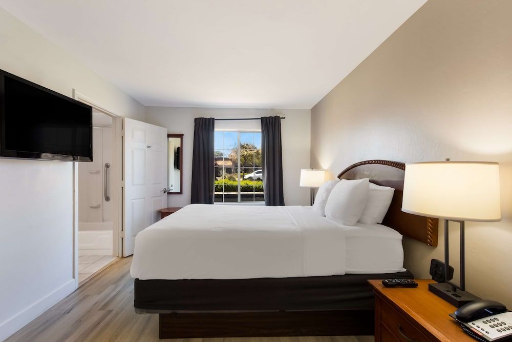 Suite, 2 Queen Beds, Non Smoking, Kitchenette (with Sofabed)