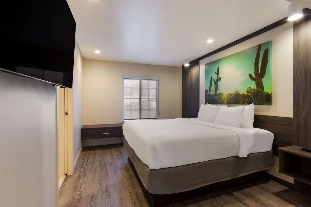 Suite, 1 King Bed, Non Smoking, Refrigerator & Microwave