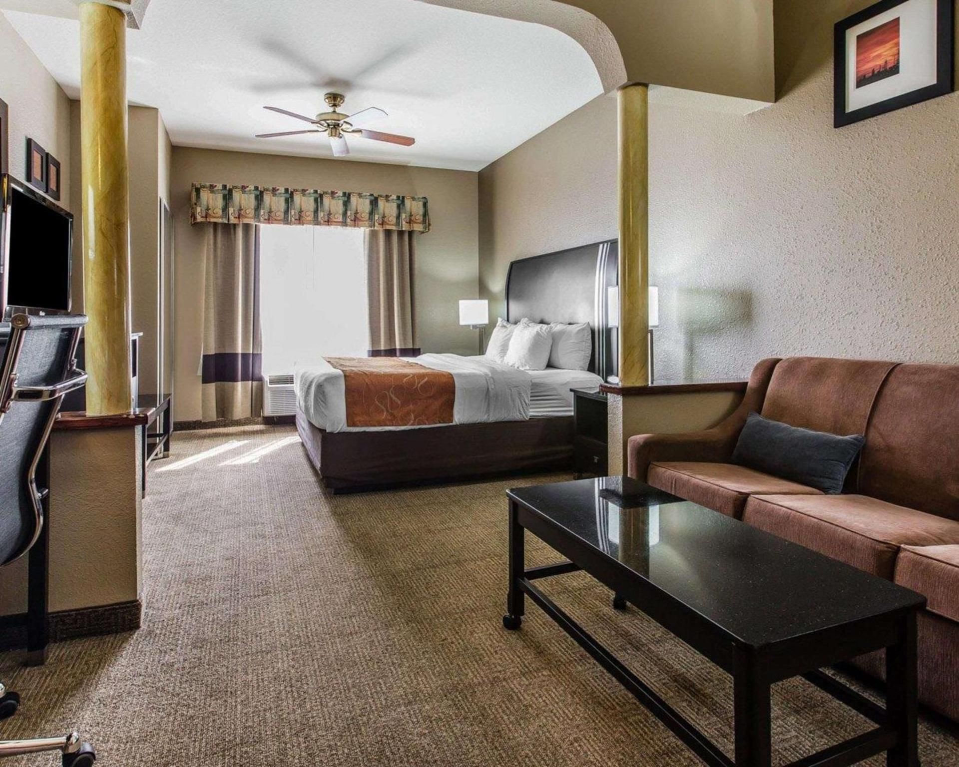 1 King Bed Suite Non-Smoking Accessible