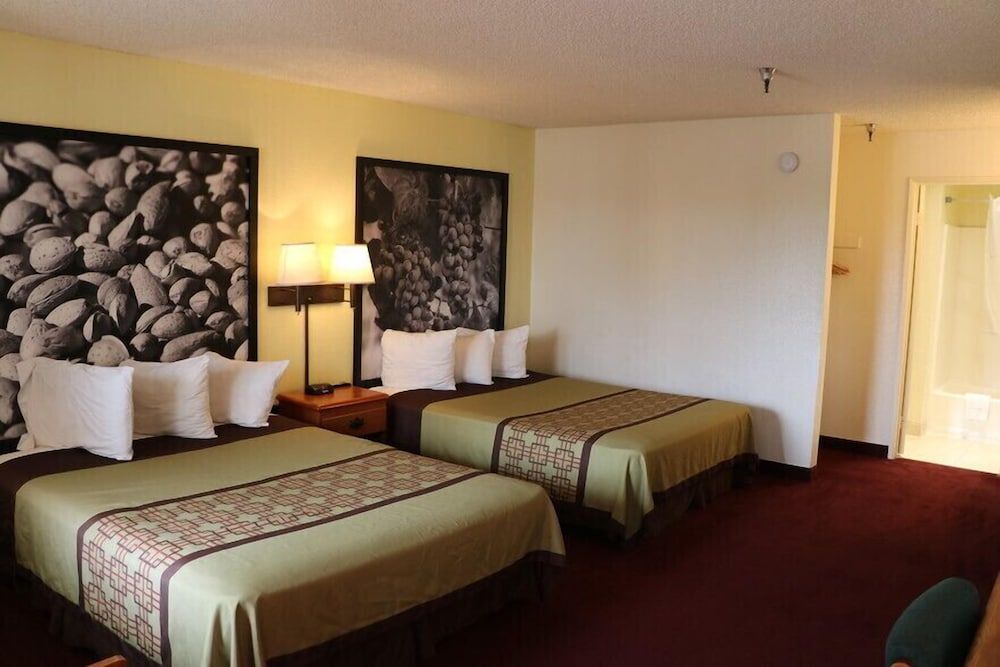 Standard Room, 2 Queen Beds, Smoking