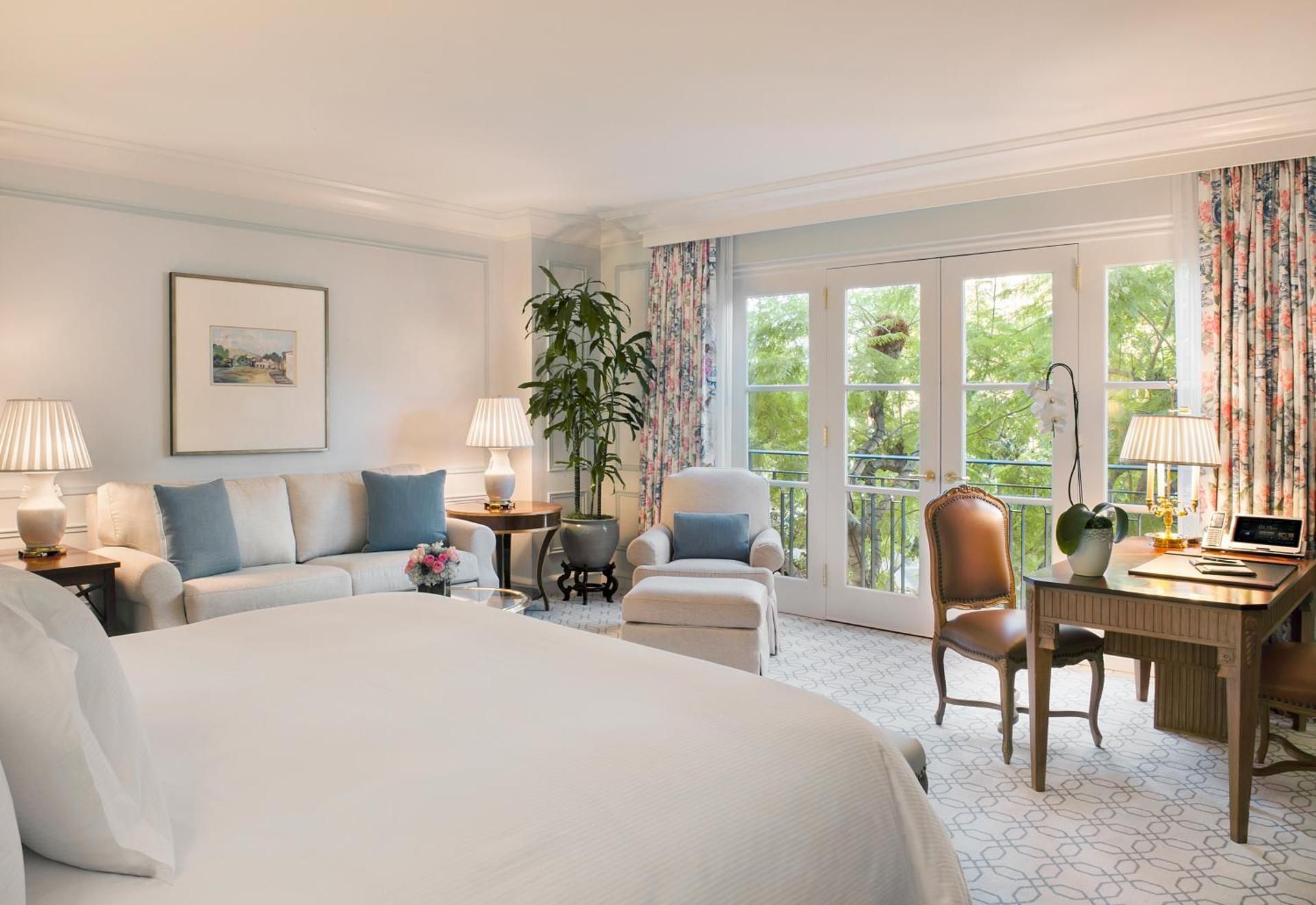 Grand Deluxe King Room