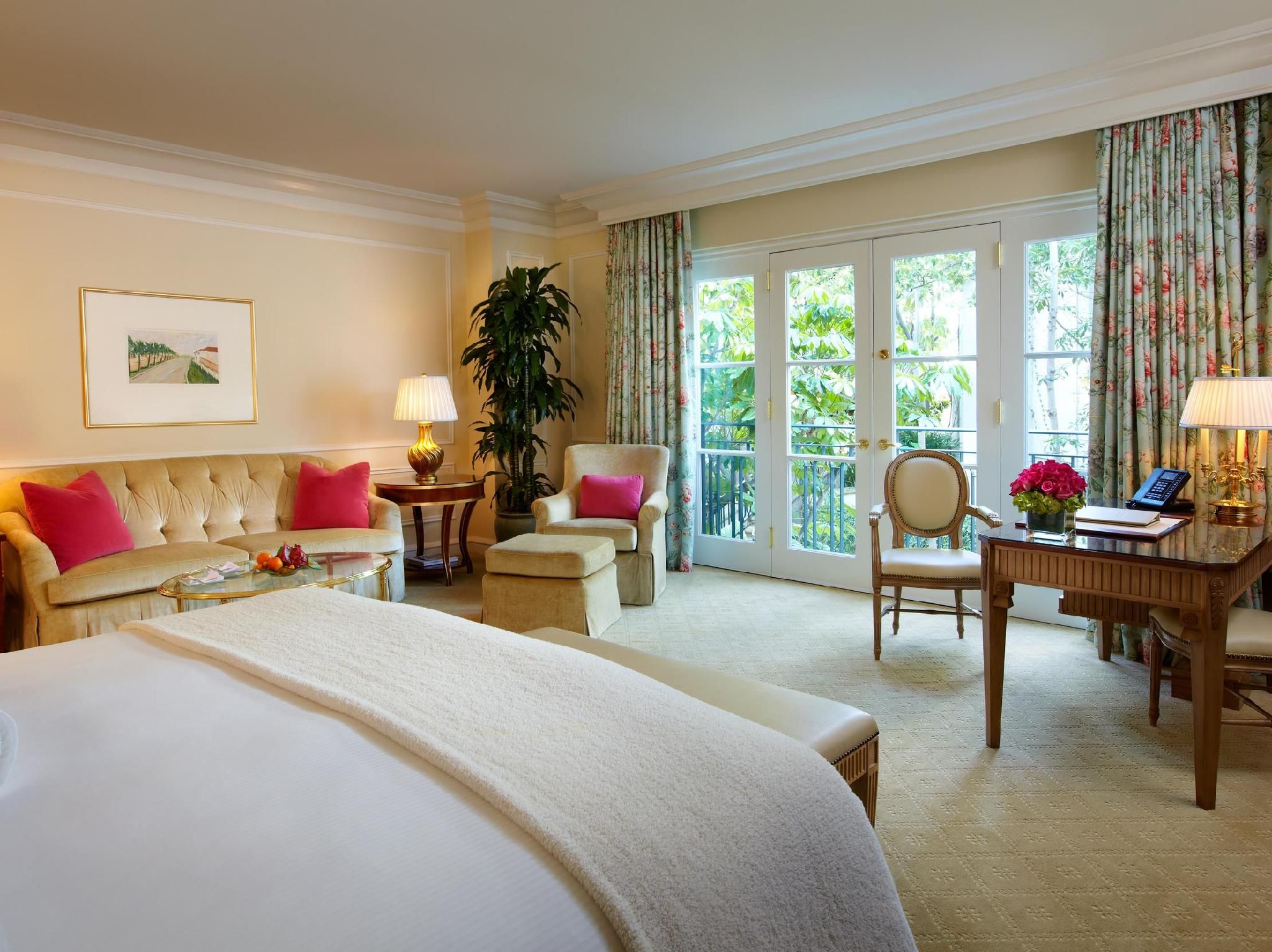 The Peninsula Beverly Hills Grand Deluxe King Room 2