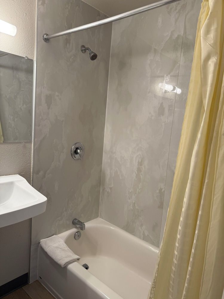 Big 7 Motel Chula Vista I-5 Suite, 1 Queen Bed, Non Smoking 5