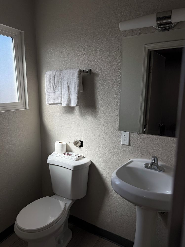 Big 7 Motel Chula Vista I-5 Room, 2 Queen Beds, Non Smoking 2
