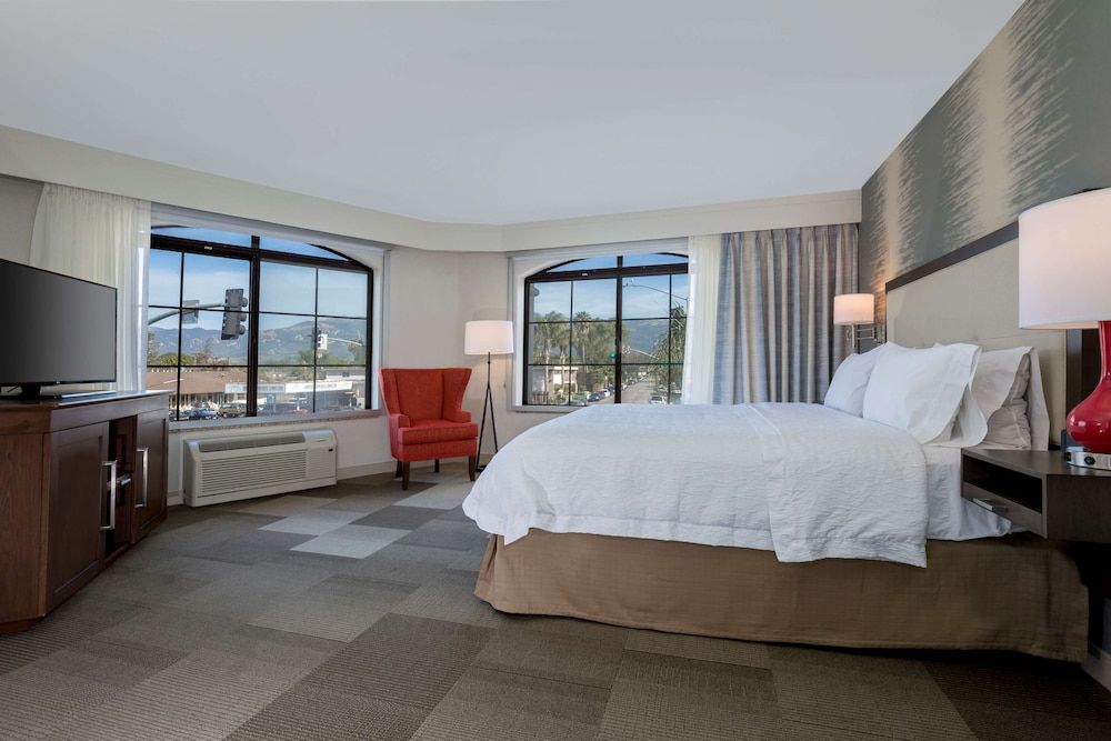 Suite, 1 King Bed with Sofa bed, Non Smoking