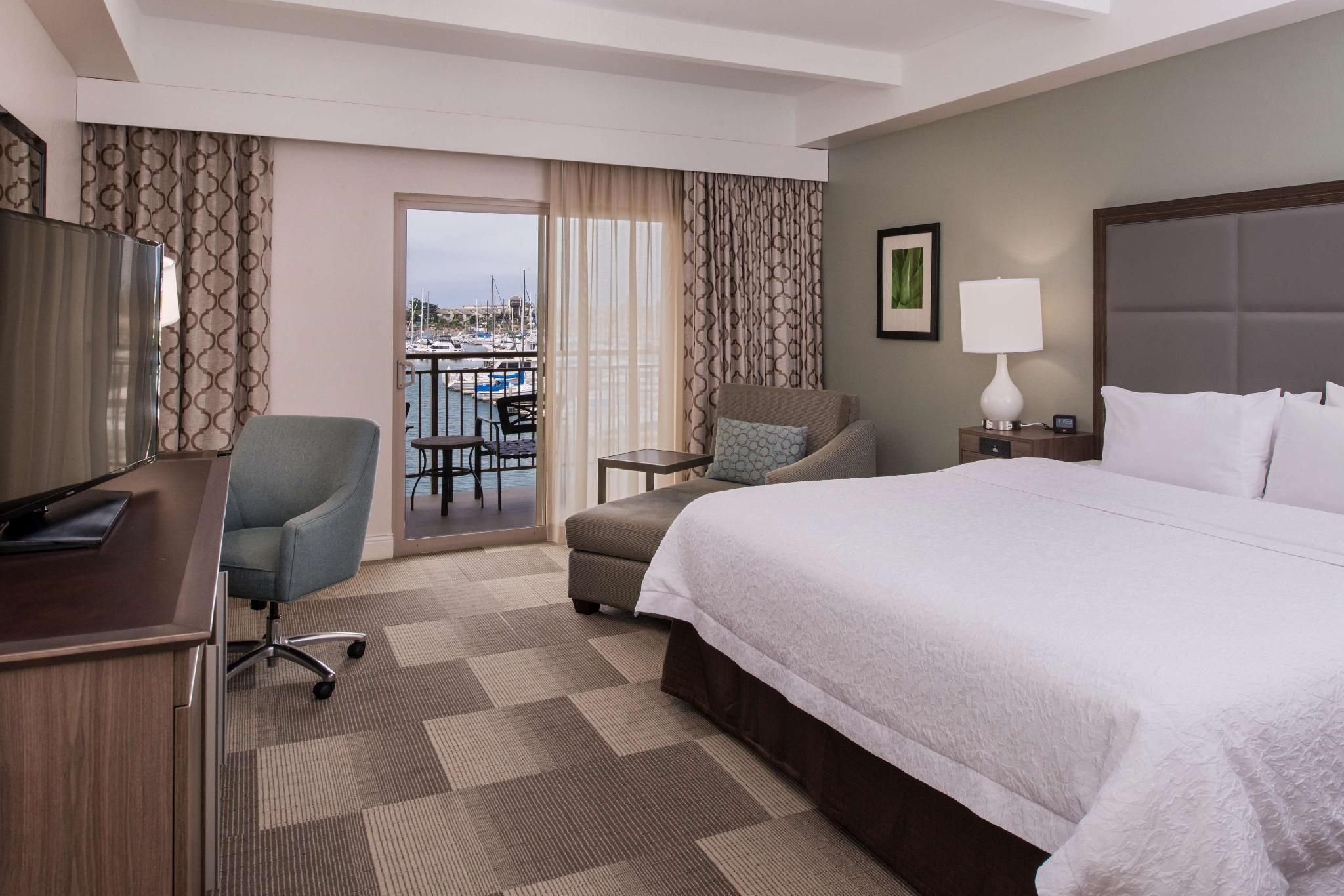 1 KING MARINA VIEW SHOWER ONLY NONSMOKING