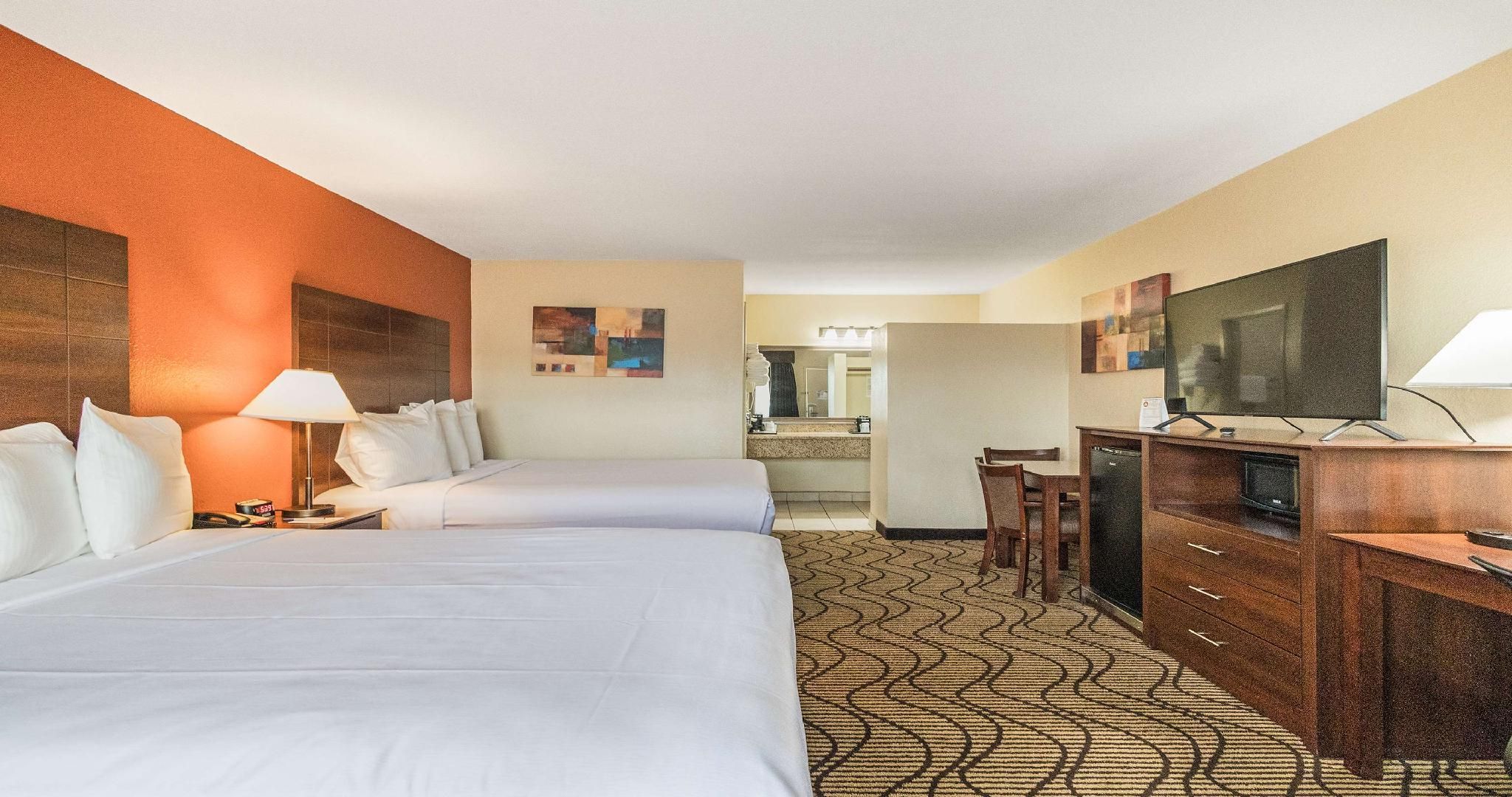 2 queen beds, nonsmoking