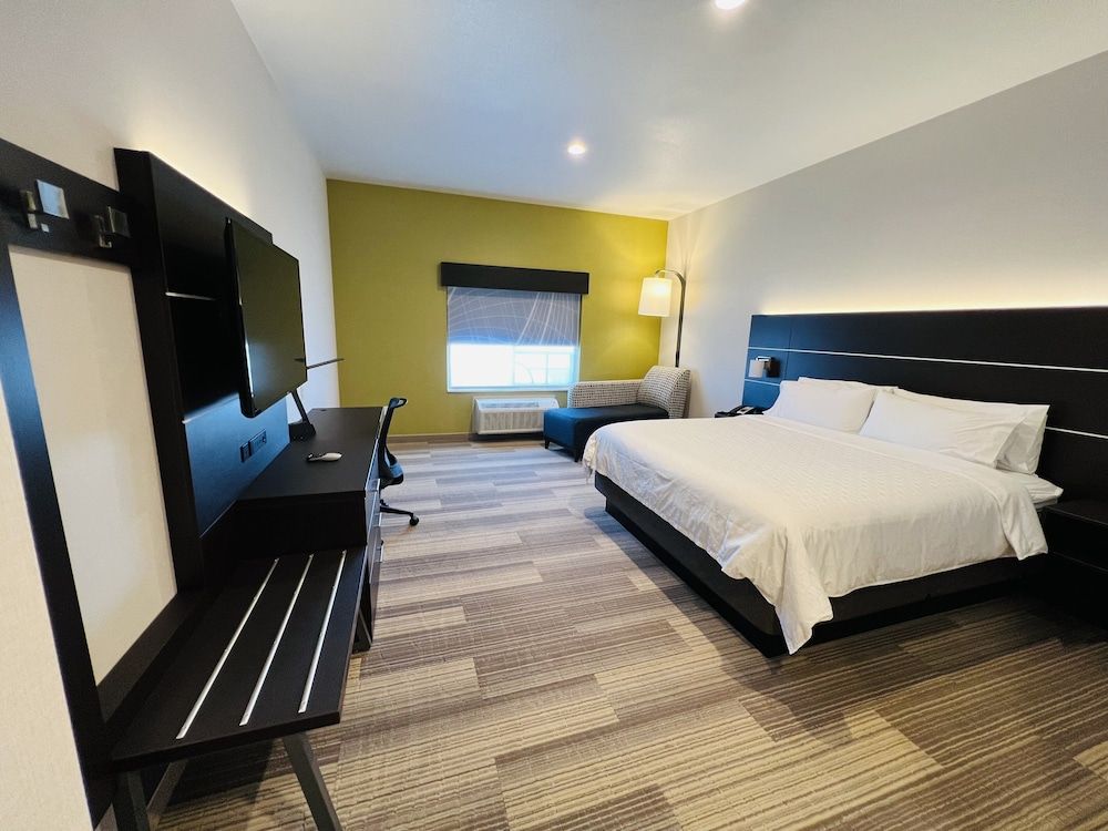 Standard Room, 1 King Bed, Accessible (Communication Accessible)