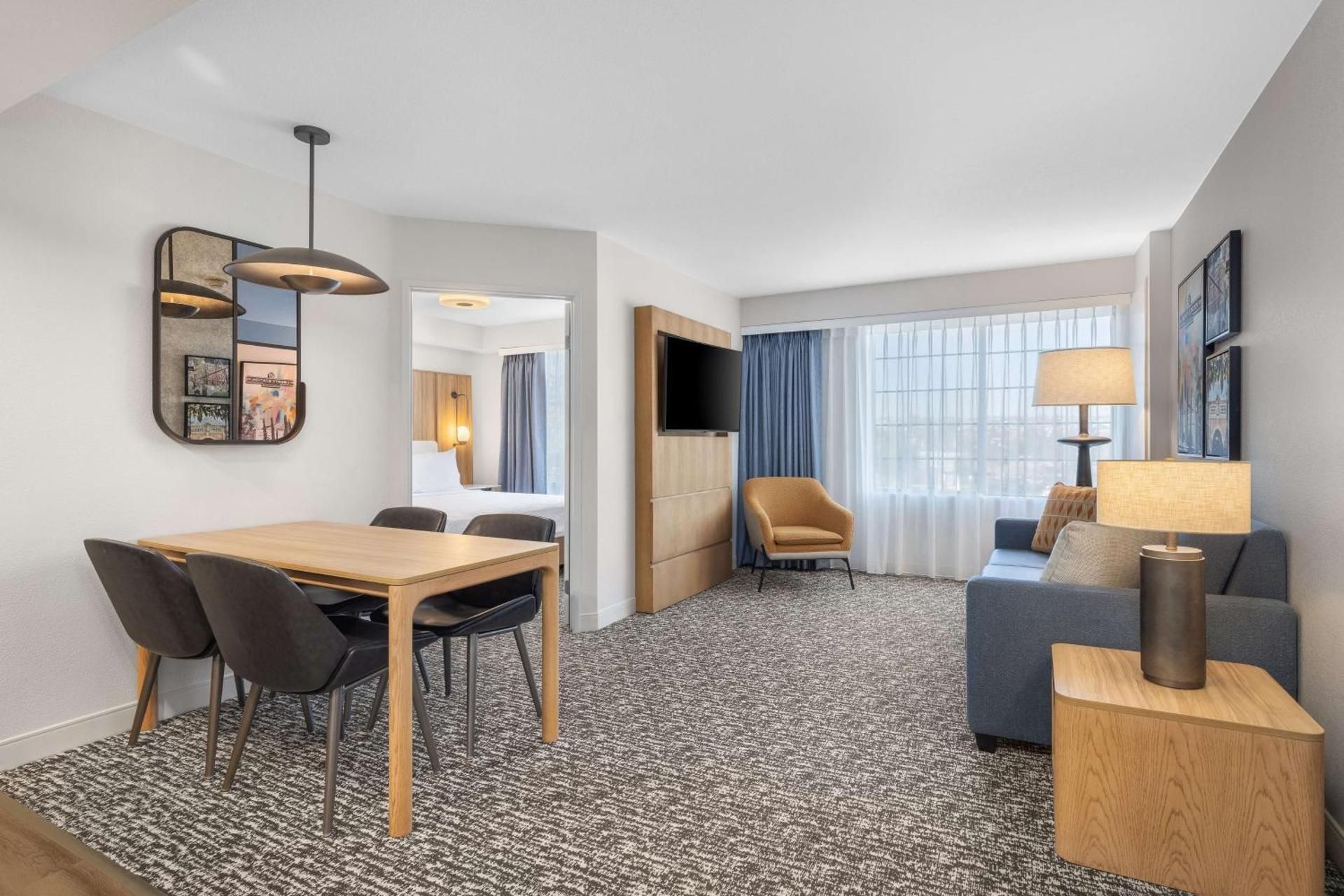 2 king beds 2 bdrm 2 bath suite nonsmok