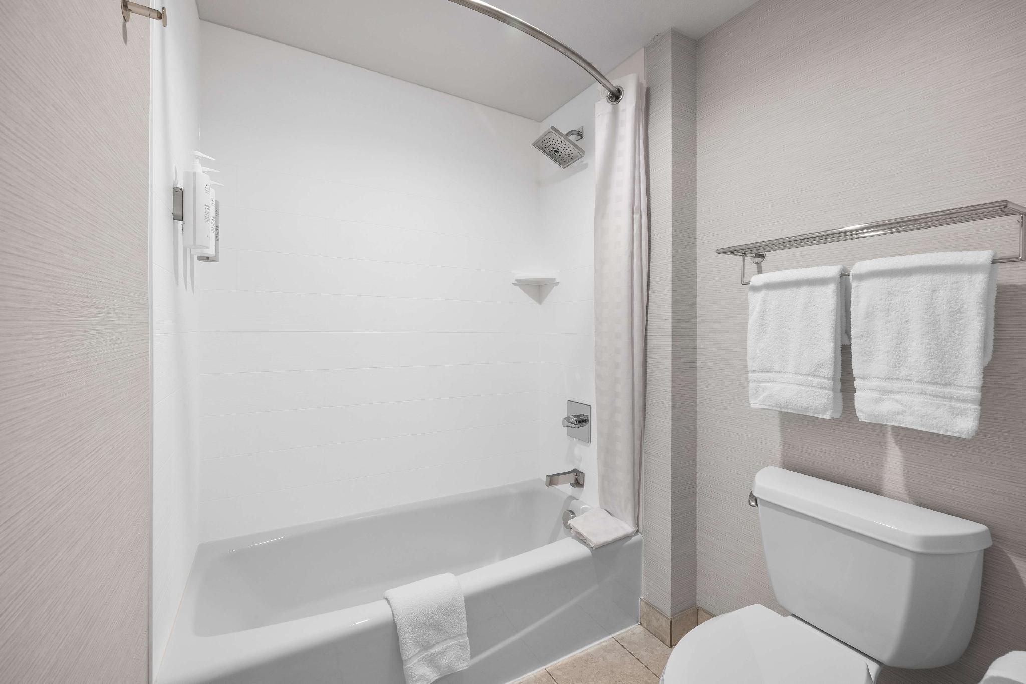 2 Kings Hearing Accessible 2 Bdrm Suite Nsmk