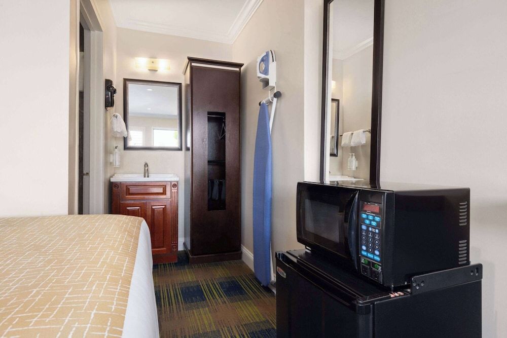 Travelodge by Wyndham by Fisherman's Wharf Room, 2 Double Beds, Non Smoking 6