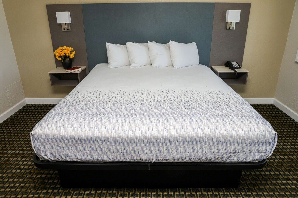 Sea Breeze Inn Standard Room