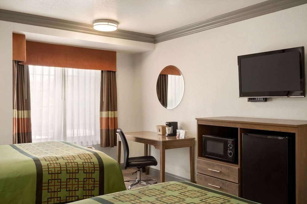 Room, 2 Double Beds, Accessible, Non Smoking (Mobility Accessible)