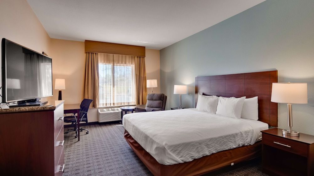 Best Western Plus Gateway Inn & Suites Standard Room, 2 Queen Beds, Non Smoking, Refrigerator & Microwave